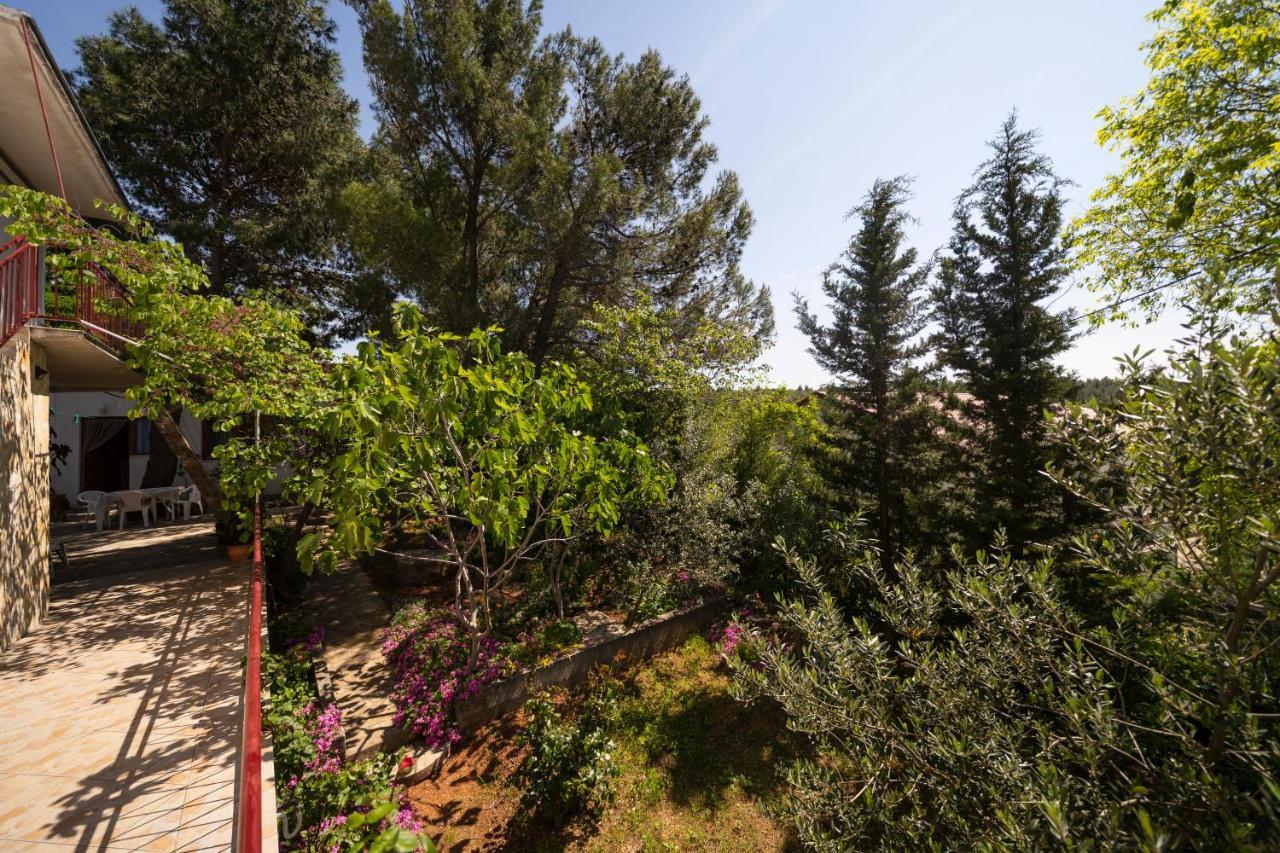 Studio Apartman Ema 2 Gornji Karin Bagian luar foto
